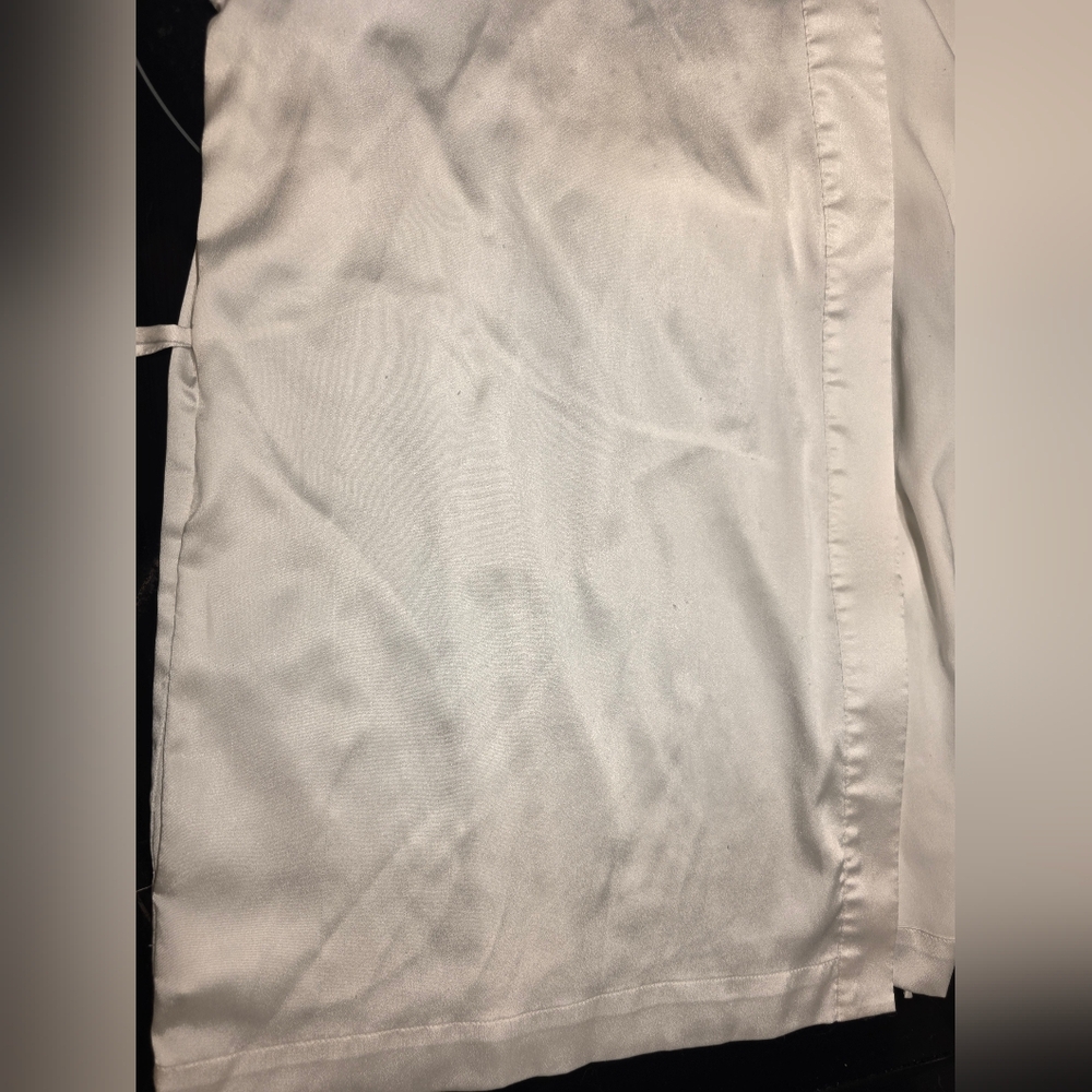 Victoria's Secret White Satin Robe - Picture 9 of 11